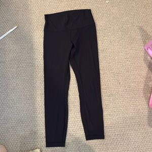 Lululemon Wunder under leggings in black. Size 8